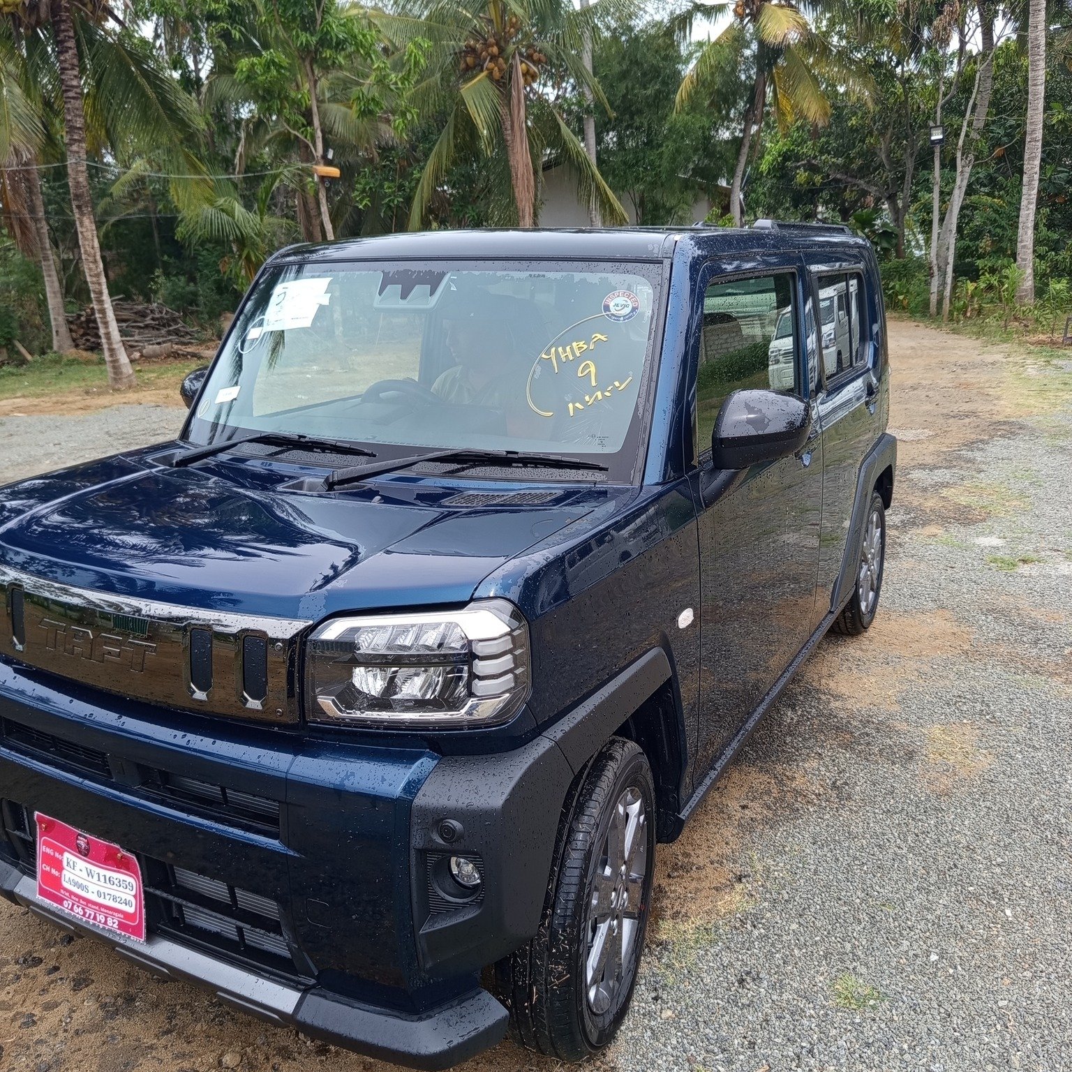 DAIHATSU TAFT G DARK CHROME BENCH